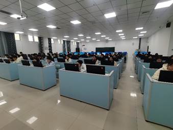 许多人在房间里 AI 生成的内容可能不正确。